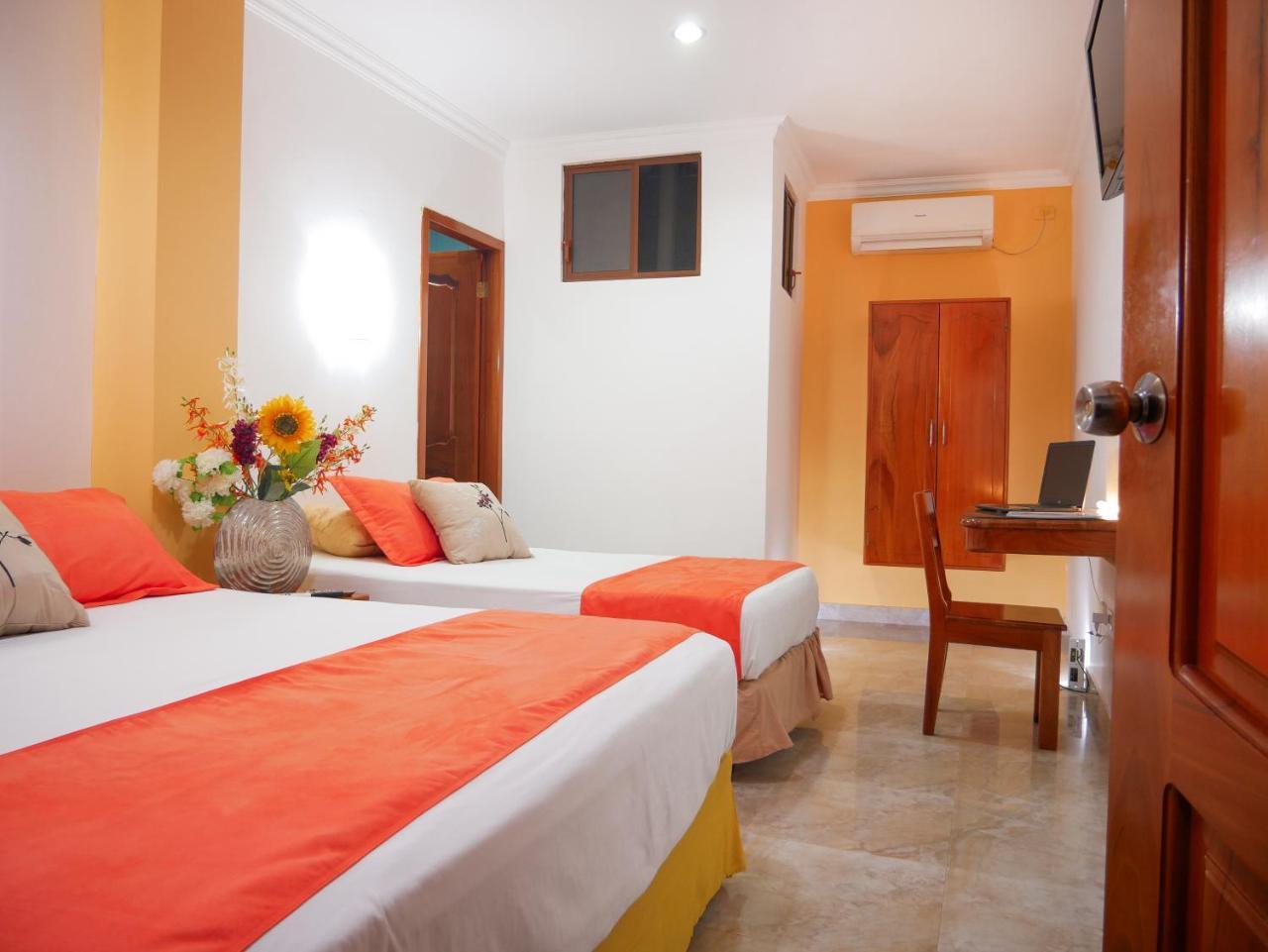 Hostal Espana Puerto Ayora  Kültér fotó
